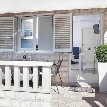 Orka Apartman *